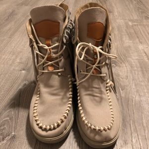 Women’s boots size 8